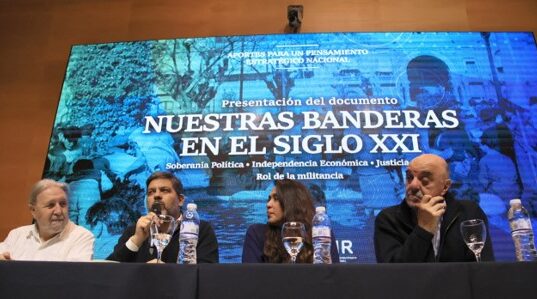 Las banderas del peronismo y la discusión sobre el futuro
