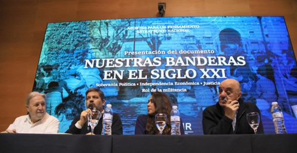 Las banderas del peronismo y la discusión sobre el futuro